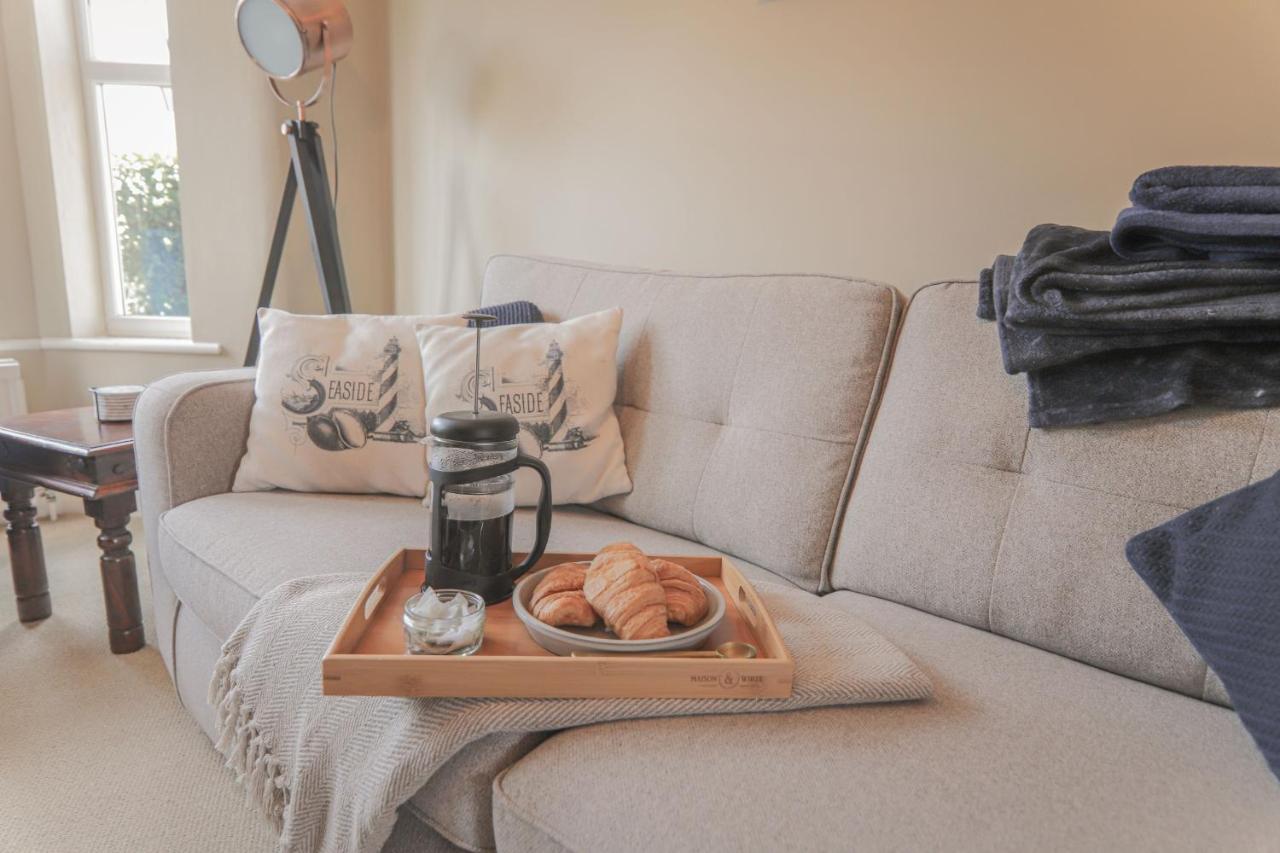 Modern Coastal Home Sleeping 5 - 2 Minute Walk To Pakefield Beach, Suffolk ภายนอก รูปภาพ